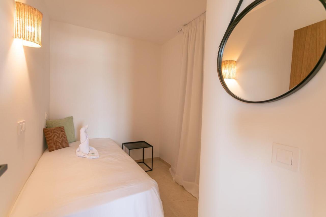 Beachfront Holiday Apartment Lotja 7 - Grupo Berna Colonia de Sant Jordi Екстер'єр фото